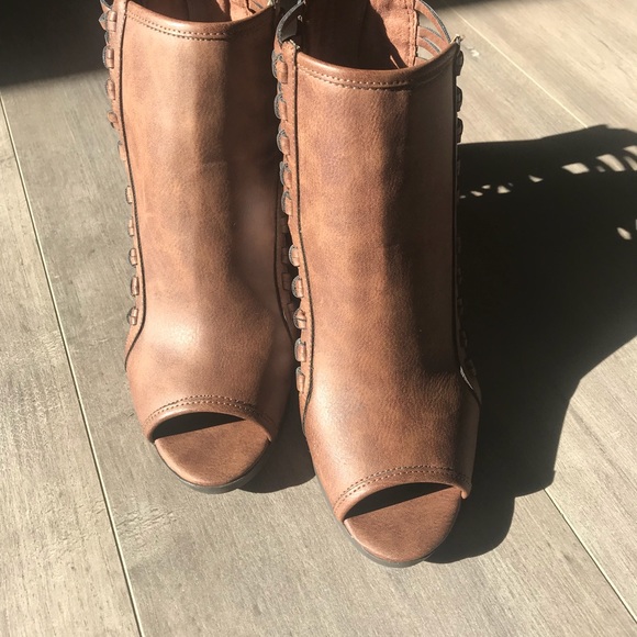 NIB Rampage Sandal Heels - Picture 3 of 8